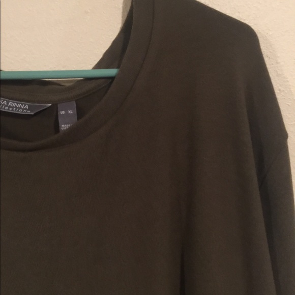 Lisa Rinna-knit top - Picture 2 of 5